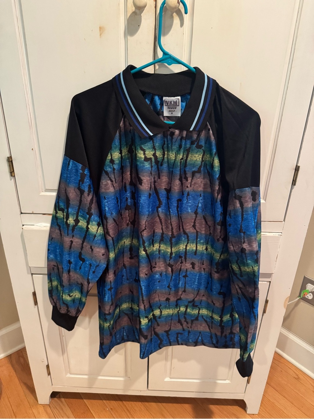 Adult medium soccer goalie jersey
